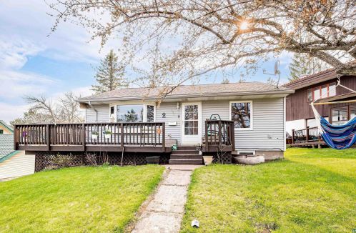 1317 Lincoln Park Dr, Duluth MN  55806-1130 exterior