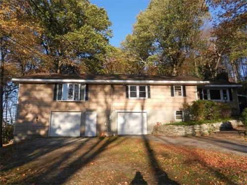 28 Birch Dr, Mahopac, NY 10541-4102