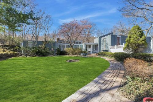 31 Laurel Cove Rd, Muttontown, NY 11771-1922