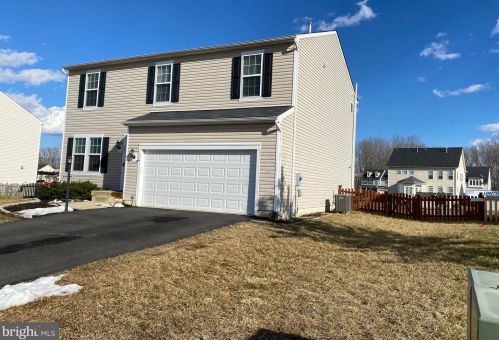 55 Ivy Spring Ln, Fredericksburg, VA 22406-8205