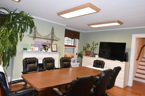 690 Clinton Ave, Bridgeport CT 06605-1702 exterior