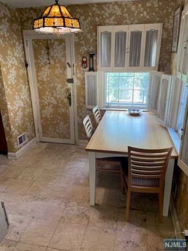 281 Lindbergh Blvd, Teaneck NJ  07666-6542 exterior