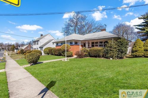 406 Elmwood Ave, Woodbridge, NJ 07095-2119
