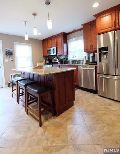 526 Palisade Ave, Outwater, NJ 07026-2507