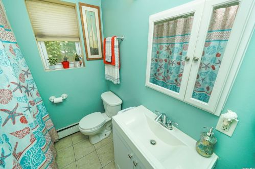 104 Sportsmen St, Central Islip NY  11722-3432 exterior