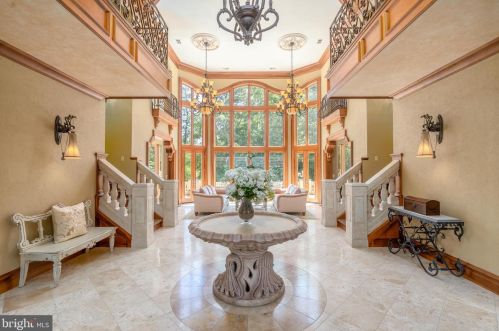 608 Kentland Dr, Great Falls VA  22066-1030 exterior