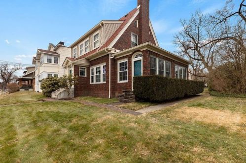 3222 6th Ave, Beaver Falls, PA 15010-3552