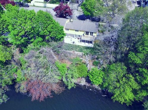 72 Cres St, Providence RI 02907-3237 exterior