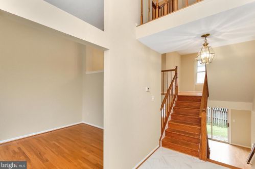 5481 Stavendish St, Springfield, VA 22015-1863