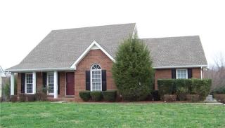 877 Glenraven Dr, Clarksville, TN 37043-8277