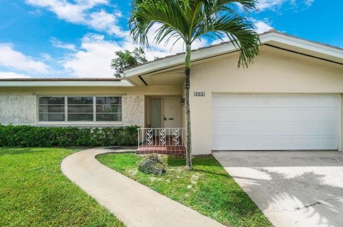 1064 13th St, Boca Raton, FL 33486-5405