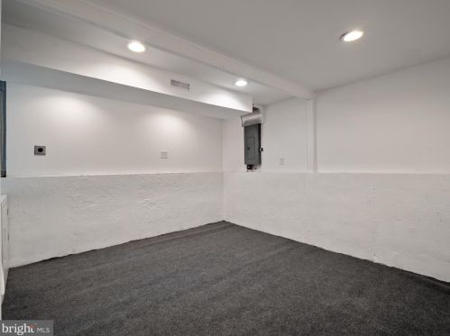 2268 Cocquina Dr, Herndon VA  20191-1140 exterior