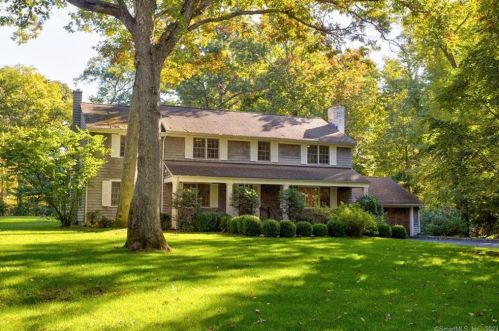 295 Woodbine Rd, Stamford, CT 06903-2606