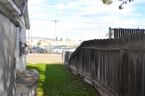 422 Pine St, Ripon CA  95366-2433 exterior