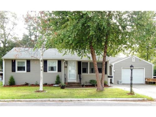 49 Windsor Park Dr, Coventry RI  02816-5352 exterior