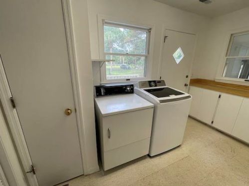 3 Chapman Ave, Isle Of Palms SC  29451-2413 exterior