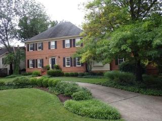 2361 The Woods Ln, Lexington, KY 40502-6577