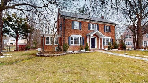 1544 Asylum Ave, Hartford CT  06117-2805 exterior