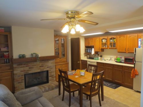 37016 Valley Rd, Oconomowoc, WI 53066-4740