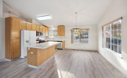 1104 Pippin Cir, Santa Rosa CA  95407-6772 exterior