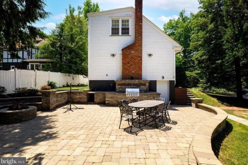 801 Thomas Ave, Riverton NJ  08077-1030 exterior