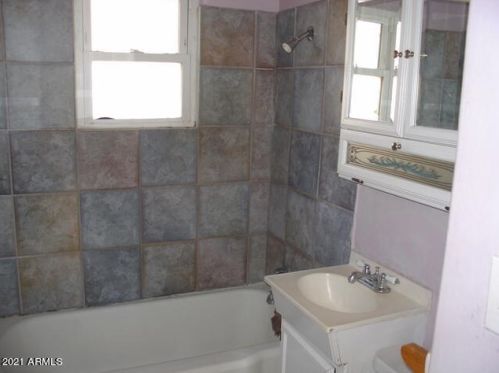 2517 Culver St, Phoenix, AZ 85008-4632