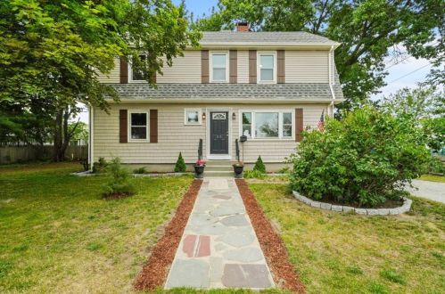 15 Everleth Ave, Warwick, RI 02888-3503