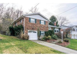 3135 Mary Jane Dr, Cincinnati, OH 45211-2613
