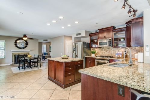 9002 Caribbean Ln, Scottsdale, AZ 85260-2744