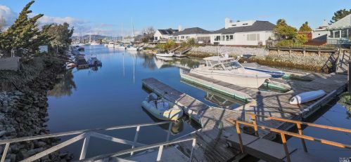 221 Martinique Ave, Tiburon CA  94920-1044 exterior