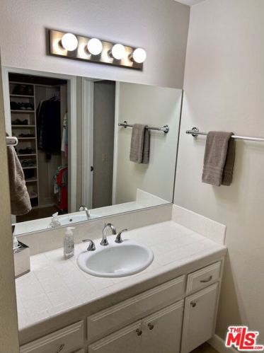 69517 Encanto Ct, Rancho Mirage CA  92270-1238 exterior