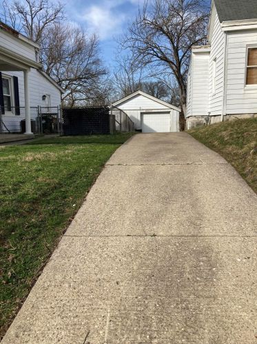 49 Southview Ave, Newport, KY 41075-2132