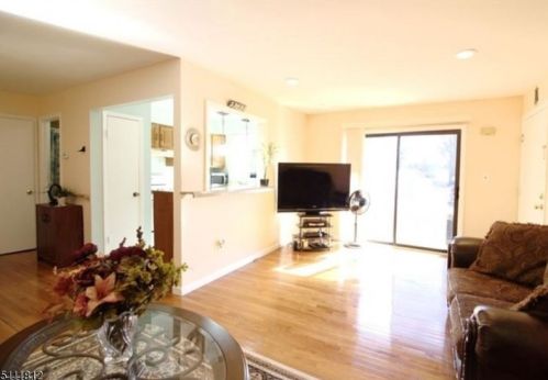 909 Yorkshire Dr, Flemington NJ  08822-1849 exterior