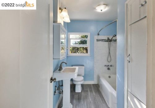 1390 Maple St, West Pittsburg CA  94565-2761 exterior