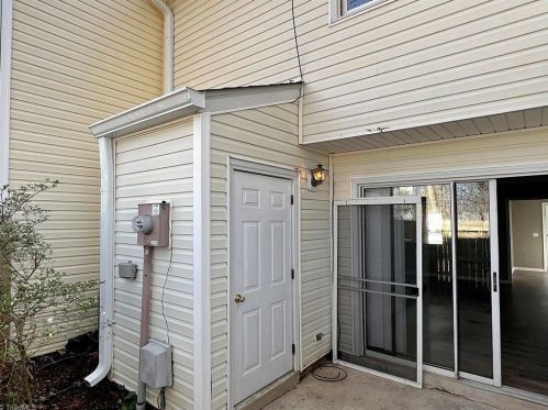 4207 Baylor St, Greensboro NC  27455-2560 exterior