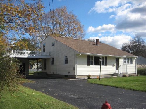 11 Gardner Acres Rd, Norwich, CT 06360-4024