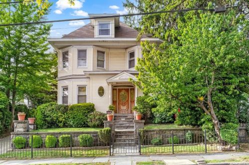 483 5th St, Mount Vernon, NY 10553-2118