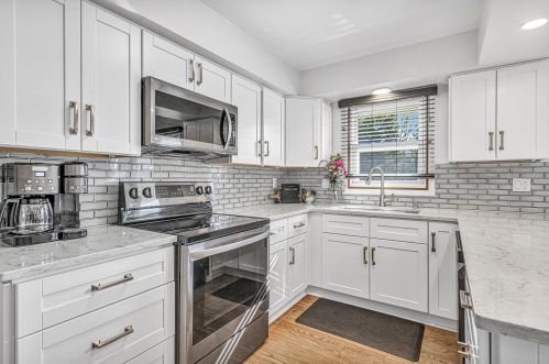 7500 Range Line Rd, Milwaukee, WI 53209-2029