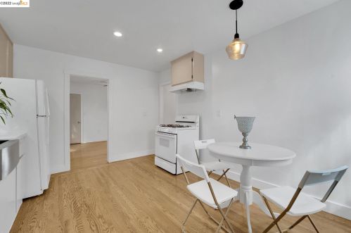 18448 Standish Ave, Hayward CA  94541-1323 exterior