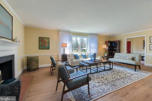 2001 Beechwood Dr, Wilmington DE  19810-4356 exterior
