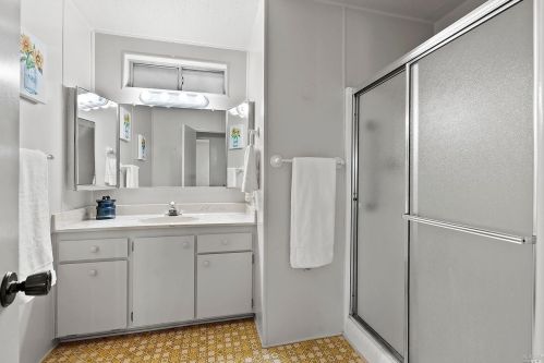 40 Westgate Cir, Santa Rosa CA  95401-9014 exterior