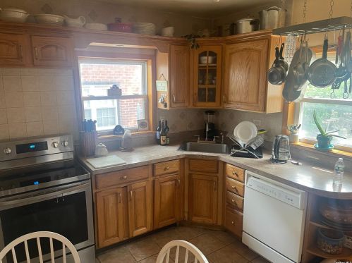 174-10 Adelaide Rd, Jamaica, NY 11433-4011
