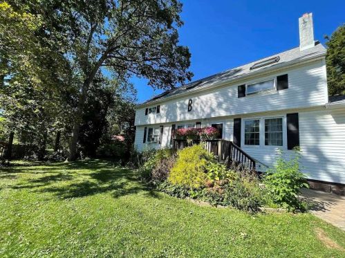 3 Cross Rd, Staatsburg, NY 12580-5301