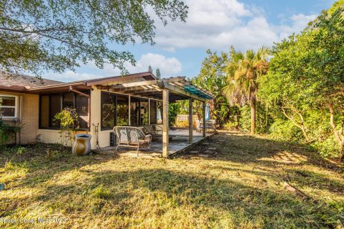 405 Banyan St, Sebastian FL  32958-4311 exterior