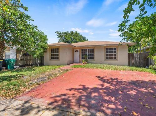 716 6th St, Dania Beach, FL 33004-4906