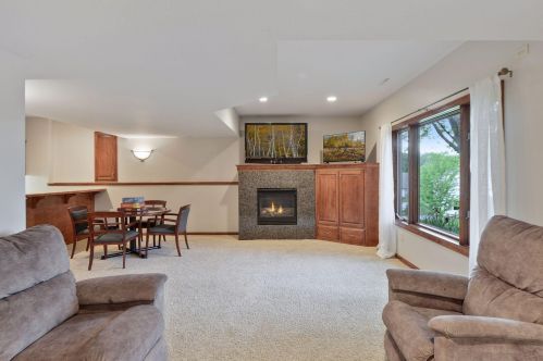 1888 White Oak Dr, Chaska MN  55318-2878 exterior