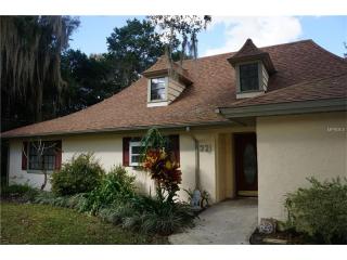 221 Magnolia Cir, Eustis, FL 32726-6910