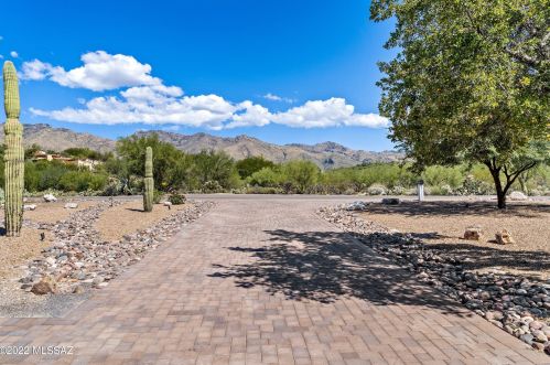 5620 Territory Dr, Tucson AZ 85750-1732 exterior