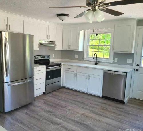 14 Ames Ave, Terryville CT  06786-6325 exterior