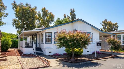 7 Estrella Dr, Santa Rosa, CA 95403-2652